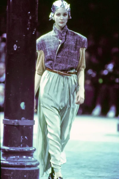 Look 10